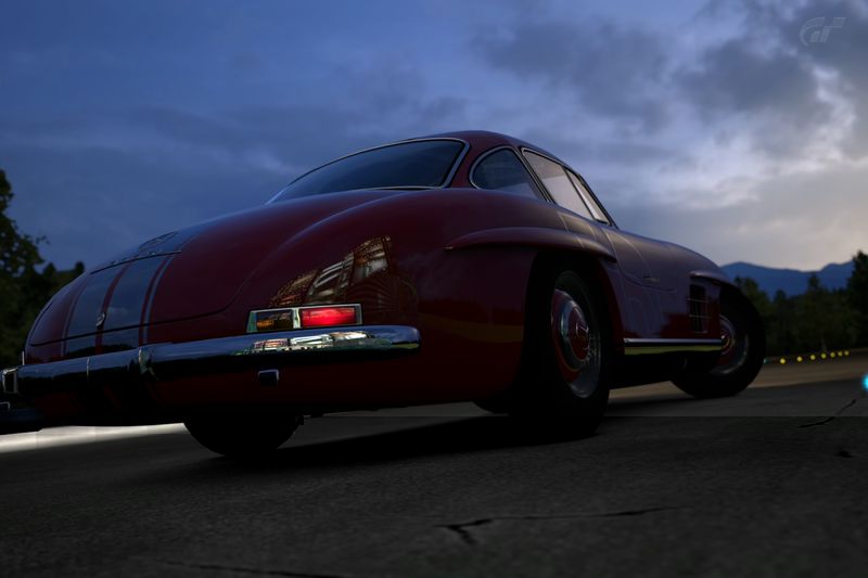 Hangar Red Bull sl 4 RE.jpg